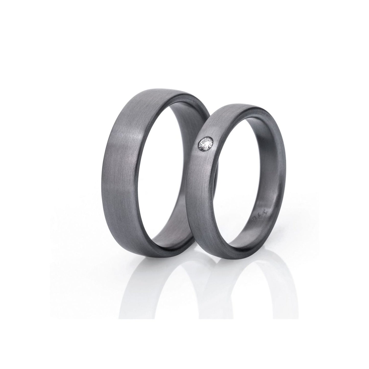 Produktbild: Tantal Trauringe 4.5+5.5 mm Samt by Haudarin