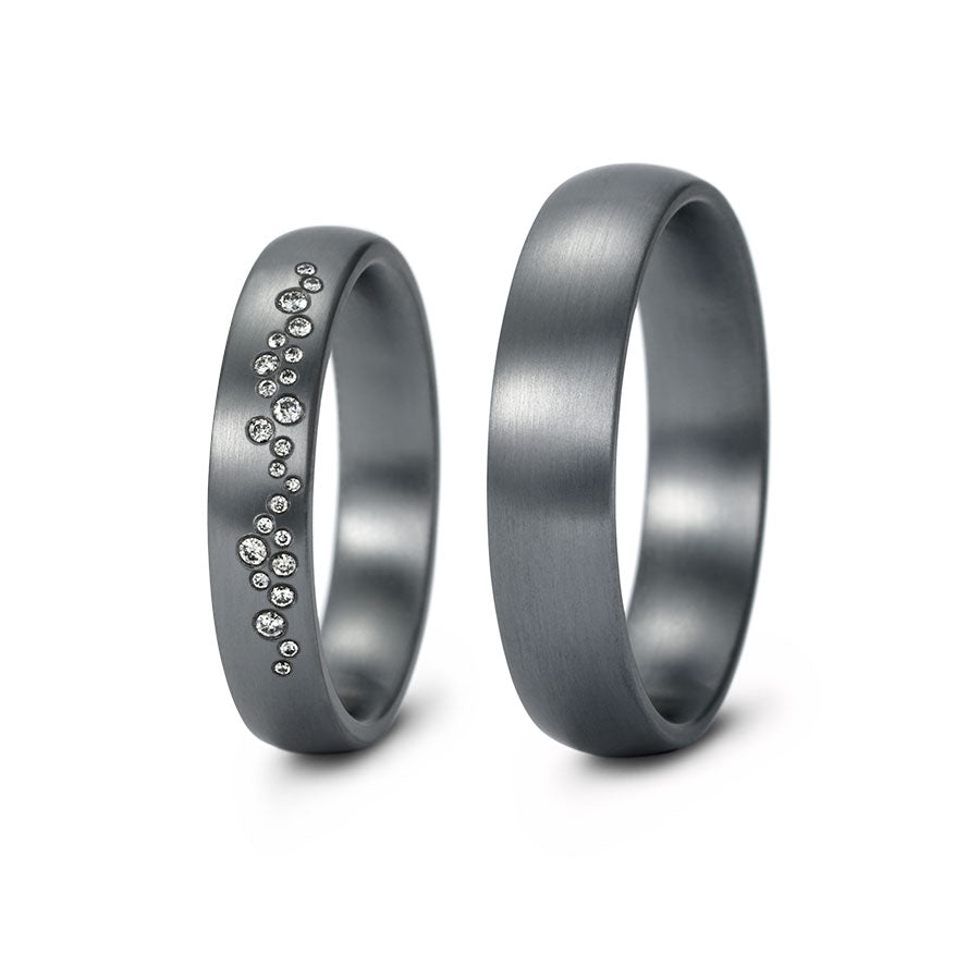 Tantal Eheringe 4+5 mm P1 Matt 24 Brill. 0.075ct.