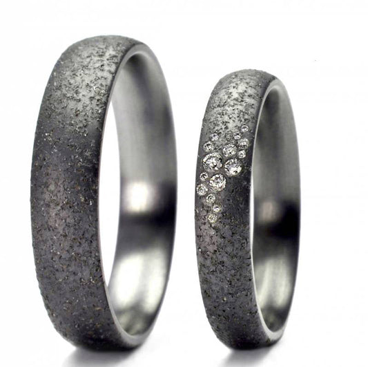 Tantalum Magic Trauringe Sand P1 15 Brill. 0,076ct.